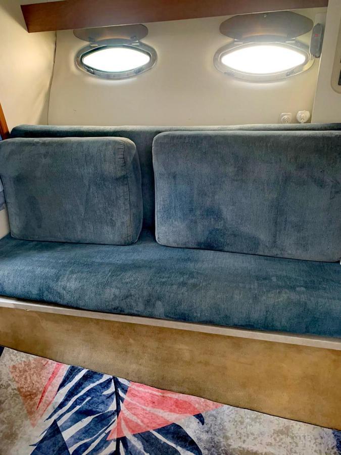 Cozy Private Two Rooms Yacht In Barcelona With Free Parking Sant Adria de Besos Exterior photo